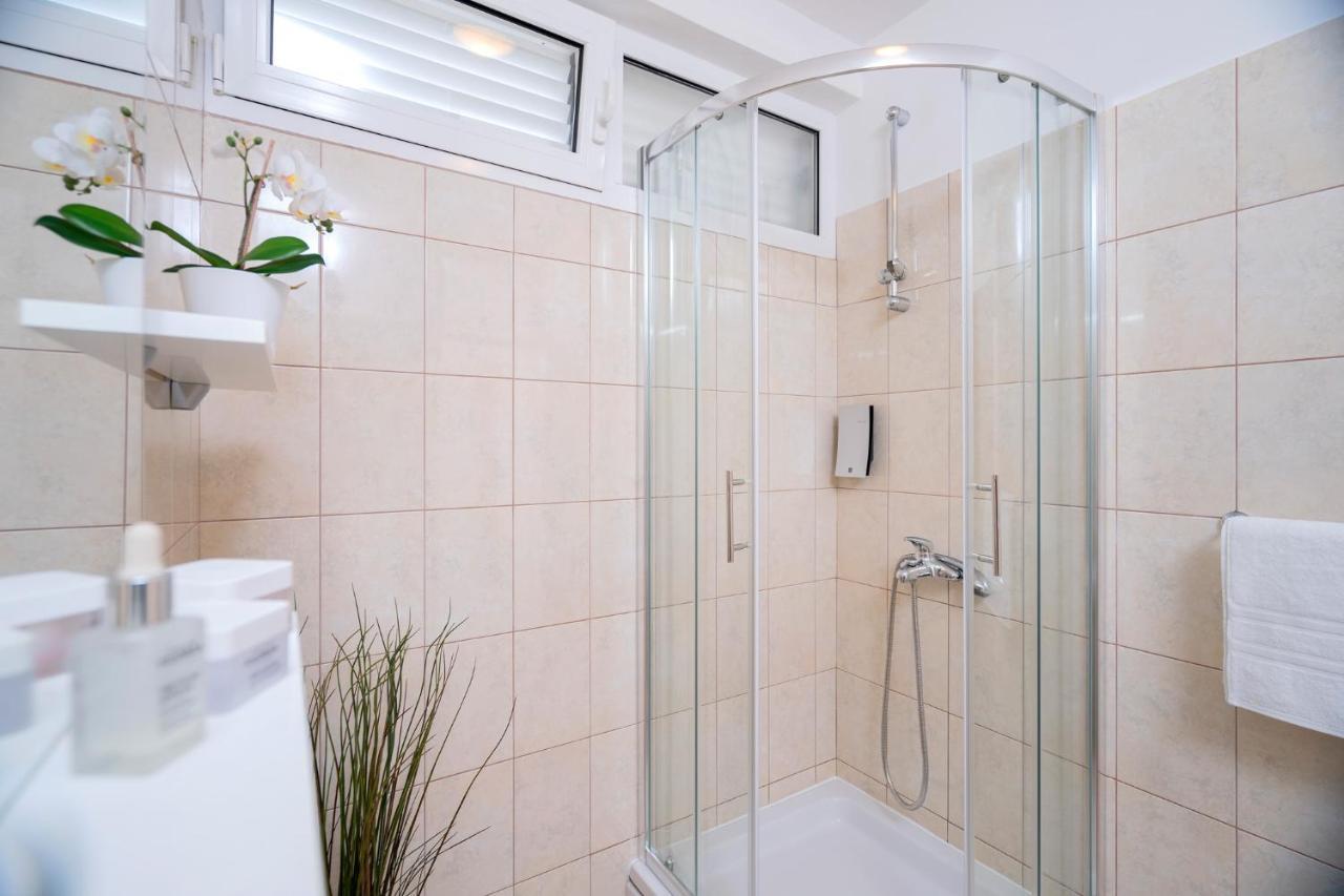 Novak Guesthouse - Zf Hvar Hvar Town Bagian luar foto