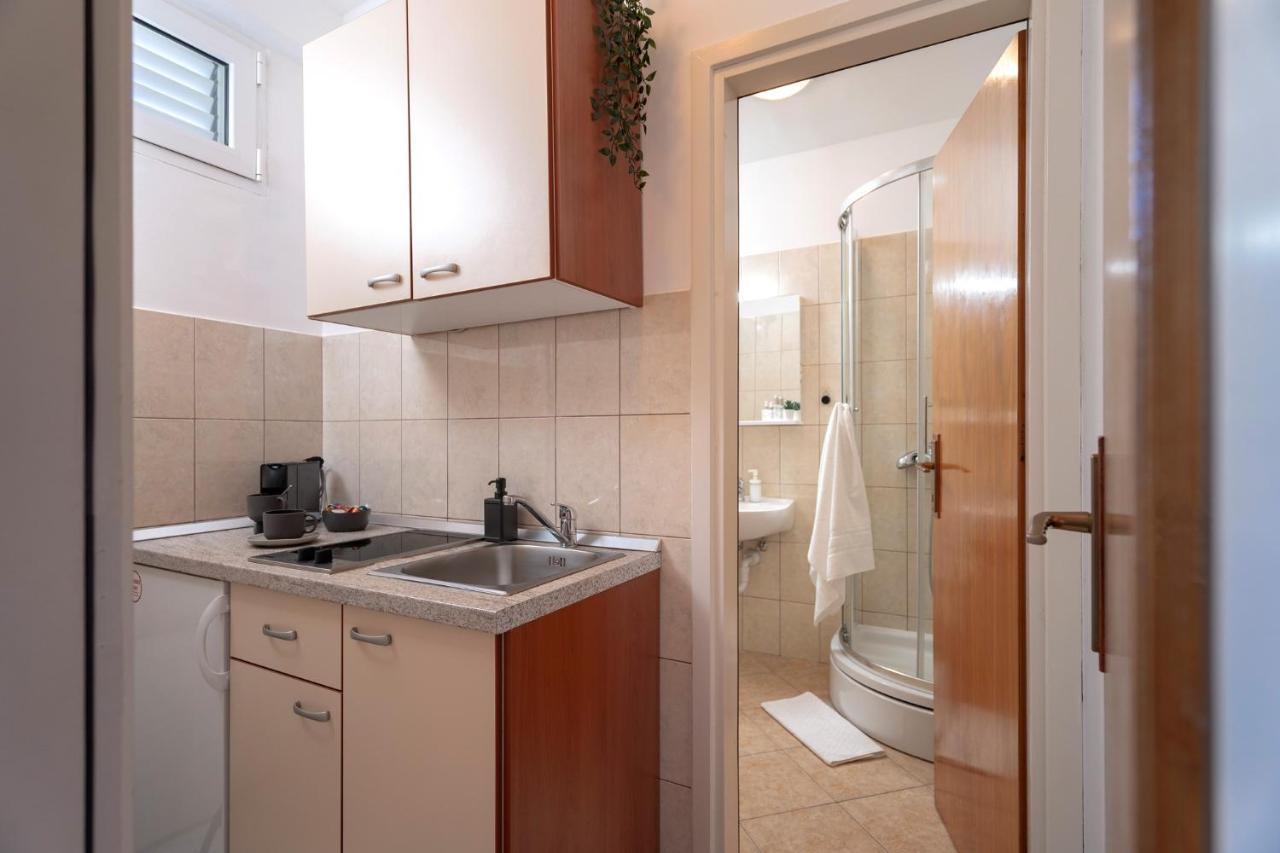 Novak Guesthouse - Zf Hvar Hvar Town Bagian luar foto