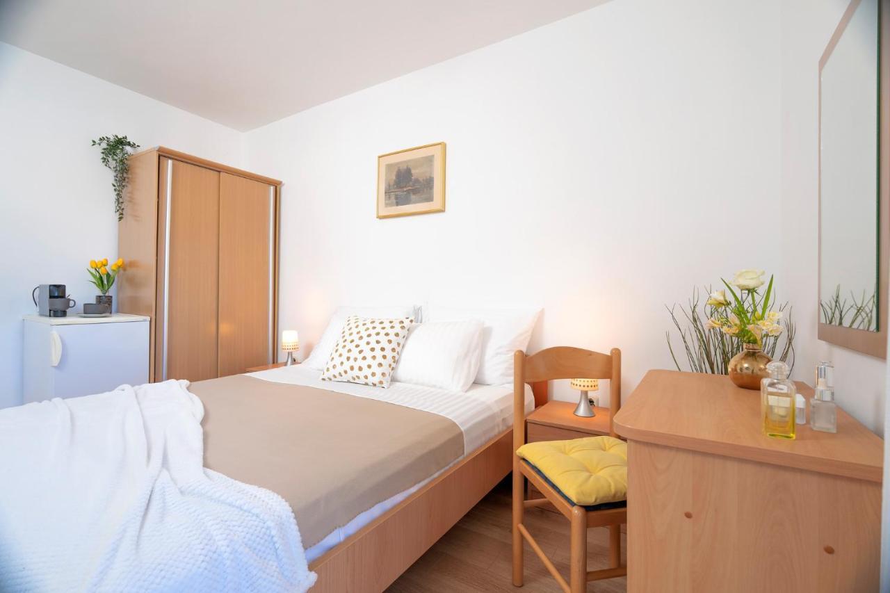 Novak Guesthouse - Zf Hvar Hvar Town Bagian luar foto