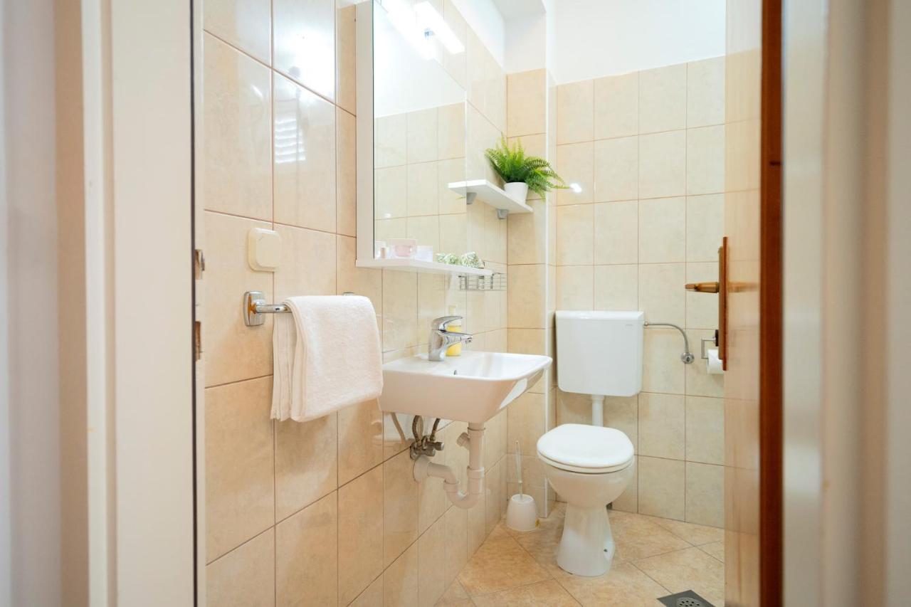 Novak Guesthouse - Zf Hvar Hvar Town Bagian luar foto